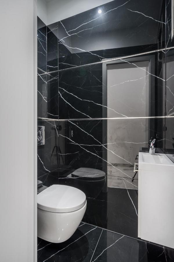 Kiraly 35 Luxury Apartment With Free Parking Budapest Bagian luar foto