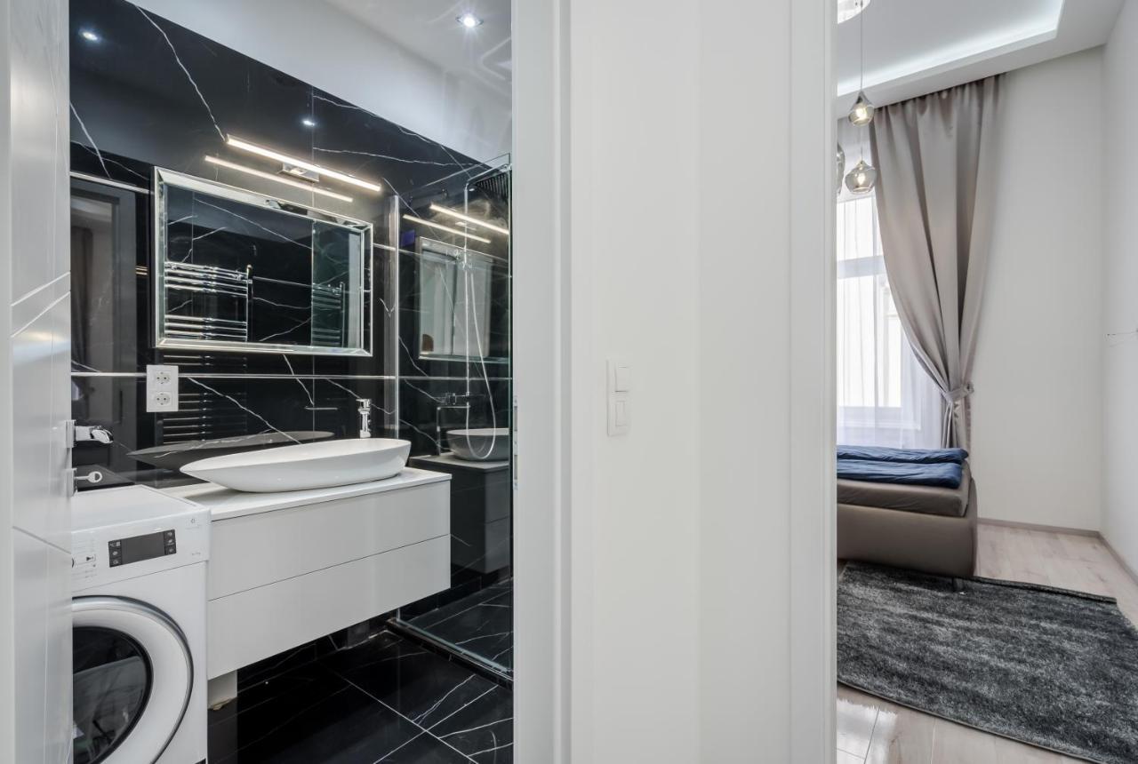 Kiraly 35 Luxury Apartment With Free Parking Budapest Bagian luar foto