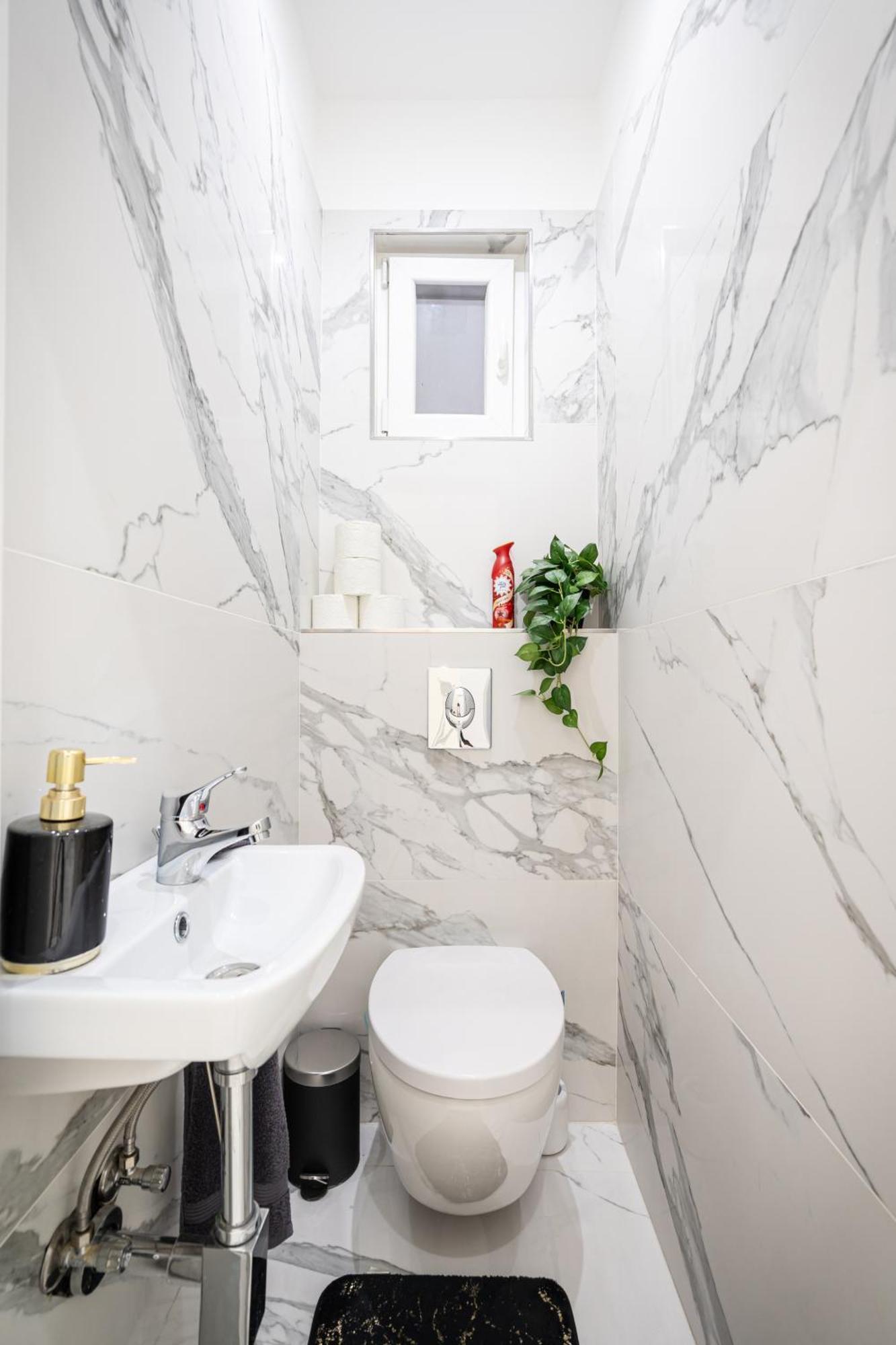 Kiraly 35 Luxury Apartment With Free Parking Budapest Bagian luar foto